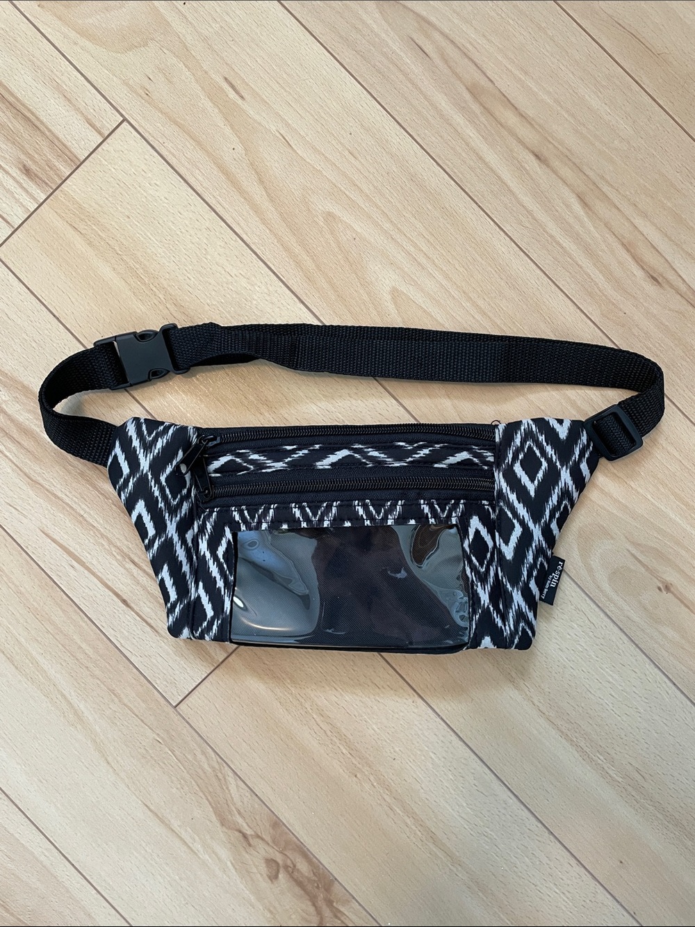 Ré·spin by Halle Berry Fanny Pack Black & White Pattern Dual Pocket